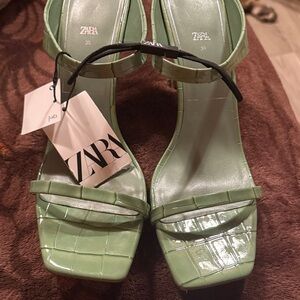 Zara Light Green Textured Heels